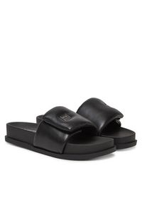 Armani Exchange Klapki XDP061 XV926 00002 Czarny. Kolor: czarny. Materiał: skóra