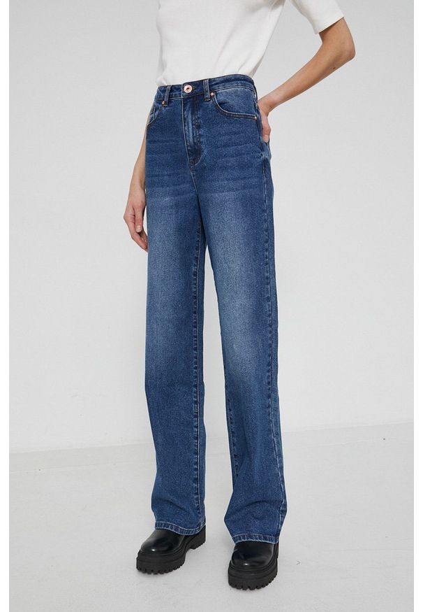 medicine - Medicine - Jeansy Denim. Okazja: na co dzień. Stan: podwyższony. Kolor: niebieski. Styl: casual