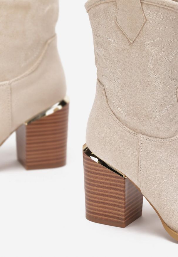 Born2be - Beżowe Botki Kowbojki z Przeszyciami Teresamea. Kolor: beżowy. Materiał: jeans