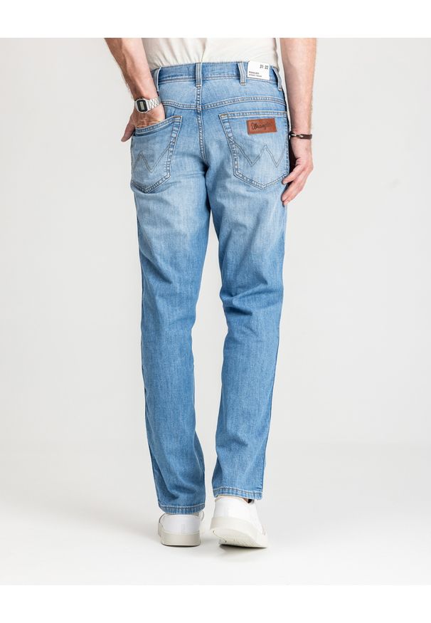 Wrangler - MĘSKIE SPODNIE JEANSOWE WRANGLER TEXAS SLATE SHADE 112364457. Okazja: na co dzień. Styl: elegancki, casual