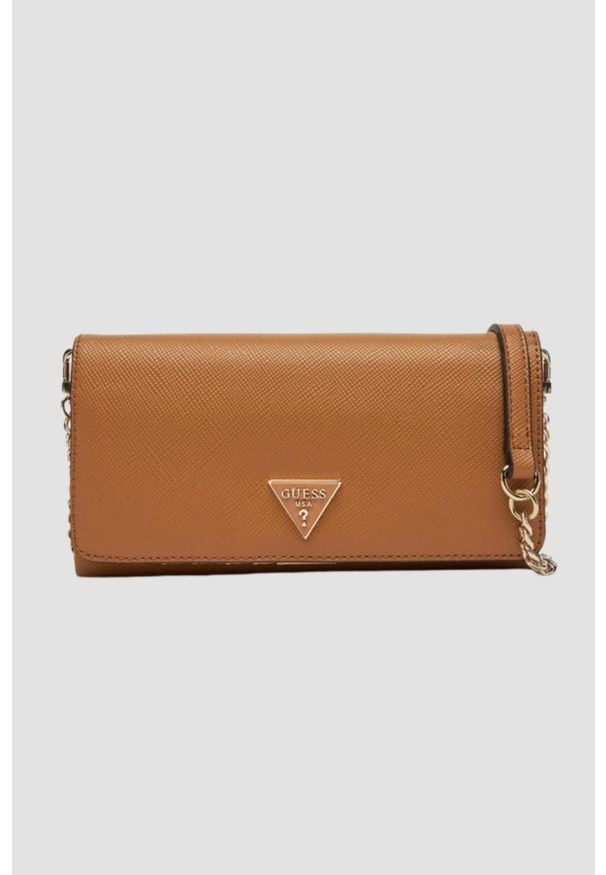 Guess - GUESS Brązowy portfel na łańcuszku Noelle II Mini. Kolor: brązowy. Materiał: skóra ekologiczna