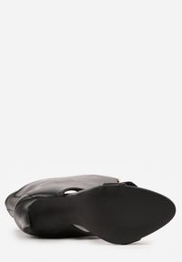 Renee - Czarne Sandały Typu Botki z Metalicznymi Klamrami Zaehlyss. Zapięcie: klamry. Kolor: czarny. Materiał: skóra, lakier. Styl: rockowy, wizytowy #6