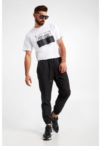 Versace Jeans Couture - T-shirt VERSACE JEANS COUTURE. Długość rękawa: krótki rękaw. Długość: krótkie #1