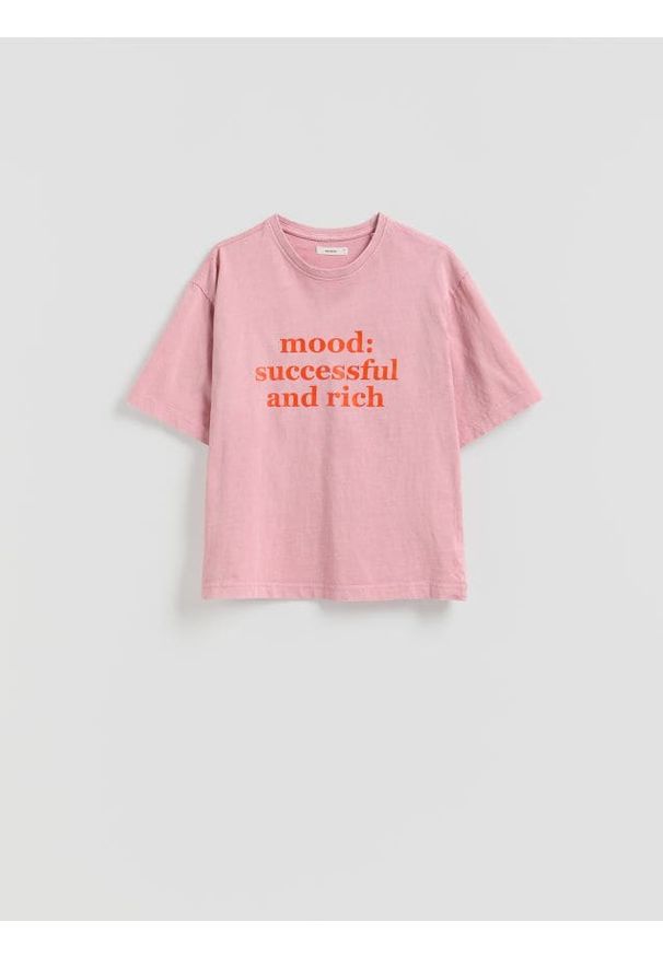 Reserved - Bawełniany t-shirt z nadrukiem - różowy. Kolor: różowy. Materiał: bawełna. Wzór: nadruk