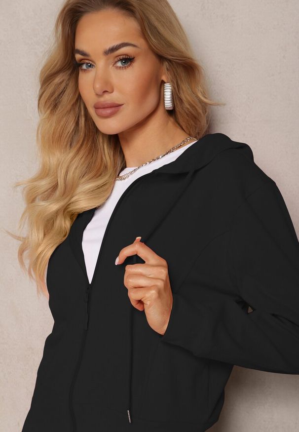 Renee - Czarny Komplet Dresowy Spodnie z Gumką w Pasie oraz Bluza z Kapturem na Suwak Starnie. Kolor: czarny. Materiał: dresówka