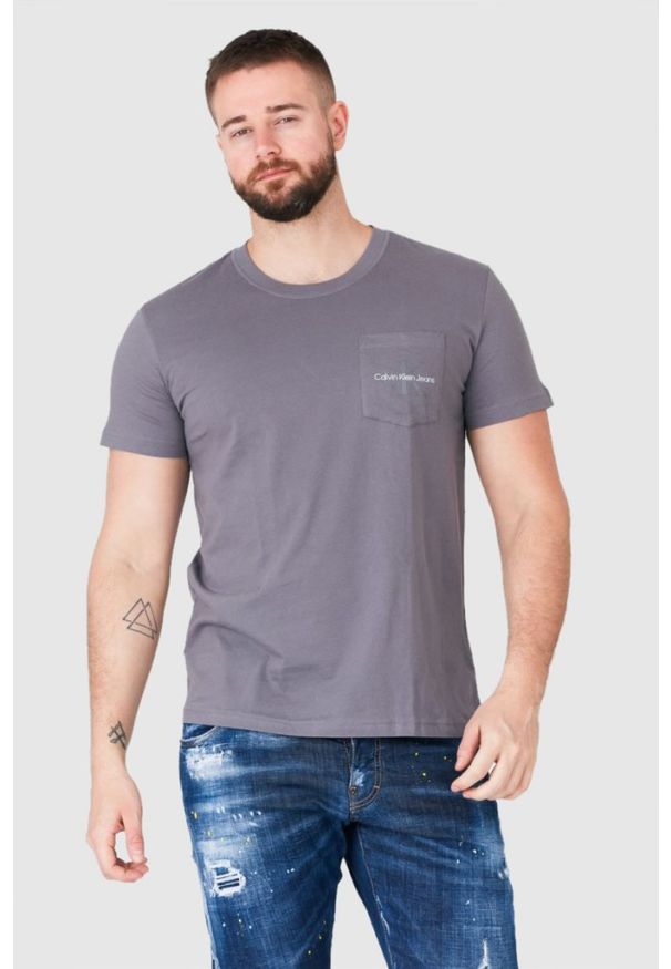 Calvin Klein - CALVIN KLEIN JEANS Szary t-shirt męski z logo, Rozmiar S. Kolor: szary. Materiał: jeans