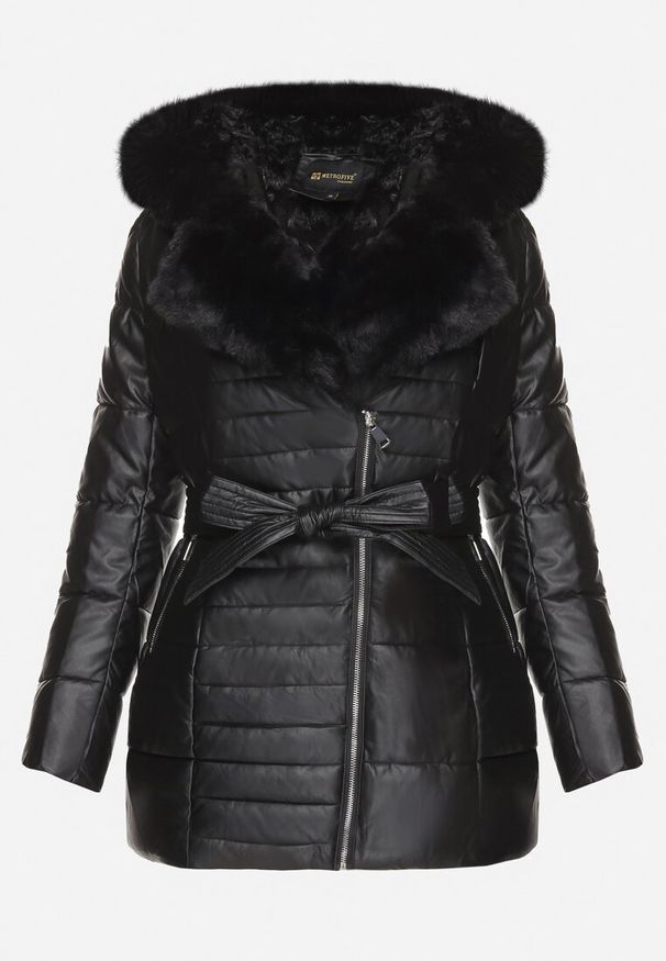 Born2be - Czarna Pikowana Kurtka z Kapturem Futerkiem i Paskiem Greleti. Okazja: na spacer. Typ kołnierza: kaptur. Kolor: czarny. Materiał: futro. Styl: elegancki