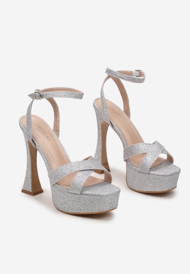 Renee - Srebrne Brokatowe Sandały na Klepsydrowej Szpilce i Wysokiej Platformie Zarissa. Kolor: srebrny. Wzór: aplikacja. Obcas: na platformie