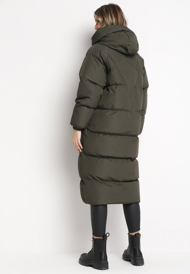 Born2be - Zielona Długa Kurtka Pikowana Płaszcz na Zamek z Kapturem Lesea. Okazja: na co dzień. Typ kołnierza: kaptur. Kolor: zielony. Materiał: jeans, dzianina. Długość: długie. Styl: elegancki, casual