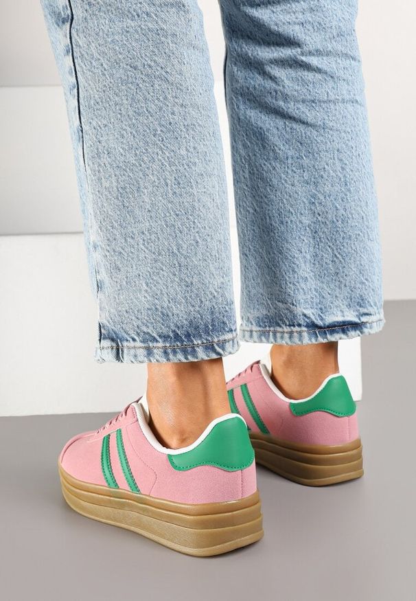 Renee - Ciemnoróżowe Klasyczne Sneakersy na Niewysokiej Platformie Terilee. Okazja: na co dzień, na spacer. Kolor: różowy. Materiał: jeans, dresówka. Obcas: na platformie. Sport: turystyka piesza