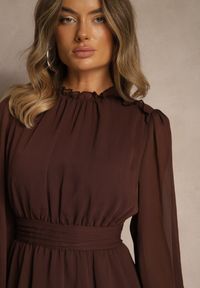 Renee - Brązowa Sukienka z Siateczki o Rozkloszowanym Kroju z Bufiastymi Rękawami Aziva. Okazja: na co dzień. Kolor: brązowy. Materiał: skóra. Typ sukienki: rozkloszowane, proste. Styl: casual #5