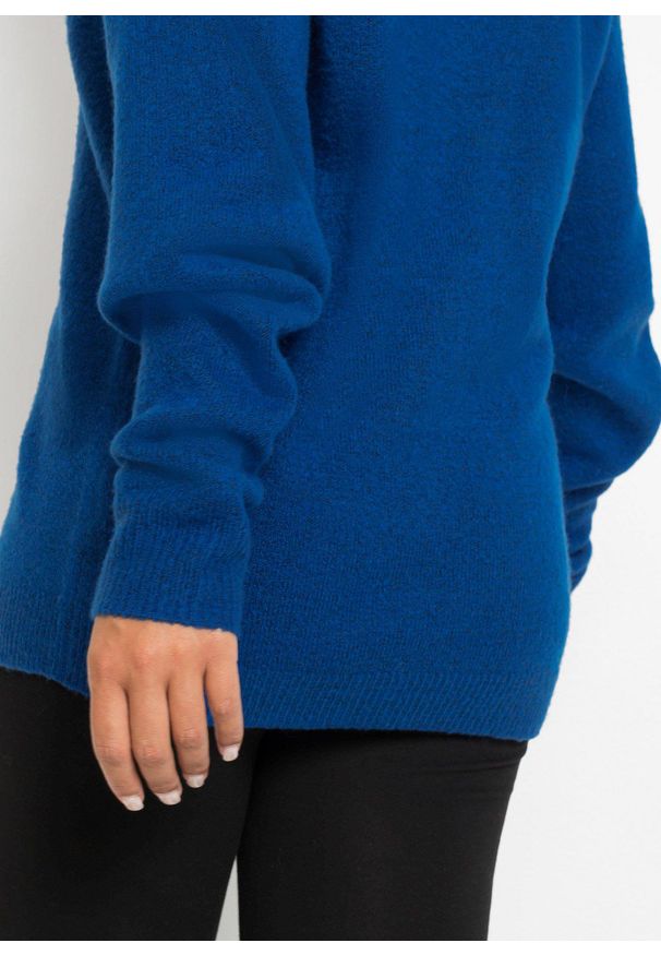 bonprix - Sweter dzianinowy oversize. Kolor: niebieski. Materiał: dzianina. Wzór: prążki