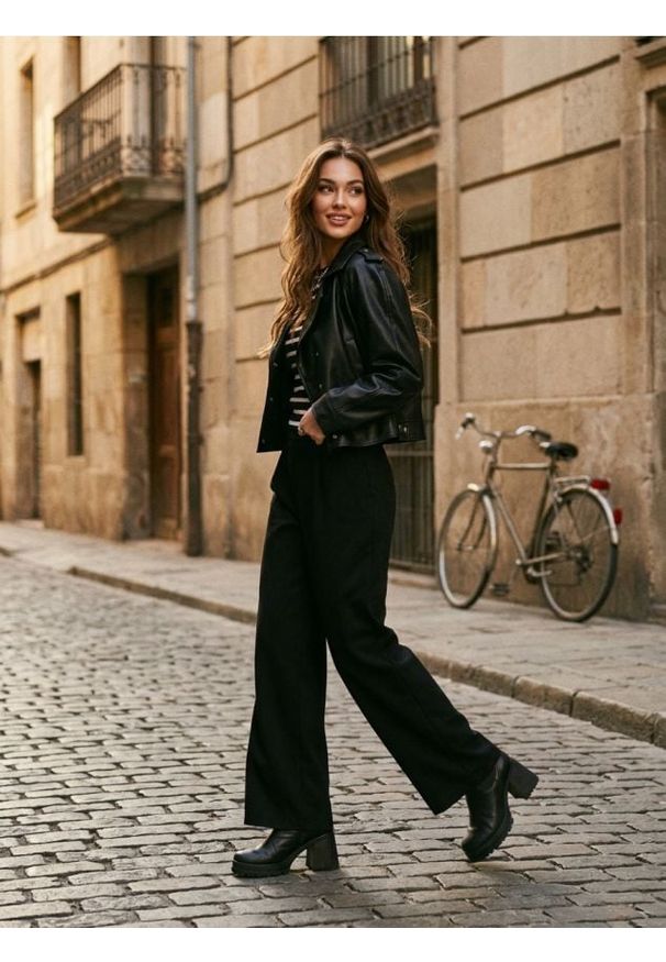 Sinsay - Spodnie wide leg z dzianiny scuba - czarny. Kolor: czarny. Materiał: dzianina