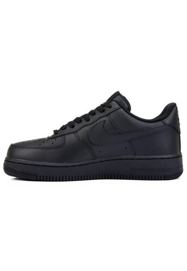 Buty do chodzenia męskie Nike Air Force 1 07. Zapięcie: sznurówki. Kolor: czarny. Materiał: tkanina, materiał, skóra, syntetyk. Szerokość cholewki: normalna. Model: Nike Air Force. Sport: turystyka piesza