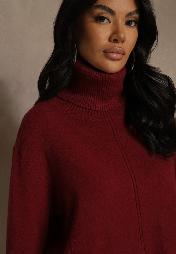 Renee - Bordowy Golf o Fasonie Klasycznego Swetra z Domieszką Kaszmiru Rorilaine. Okazja: na co dzień. Typ kołnierza: golf. Kolor: czerwony. Materiał: kaszmir. Długość rękawa: długi rękaw. Długość: długie. Wzór: aplikacja. Styl: klasyczny