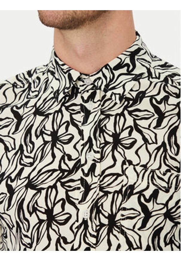 Blend Koszula 20718223 Czarny Regular Fit. Kolor: czarny. Materiał: wiskoza