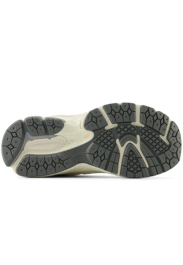 Buty dziecięce New Balance PC1906ET – beżowe. Kolor: beżowy. Materiał: guma, materiał, syntetyk. Szerokość cholewki: normalna