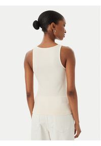 Guess Top W6RP39 KD092 Beżowy Regular Fit. Kolor: beżowy. Materiał: syntetyk #3