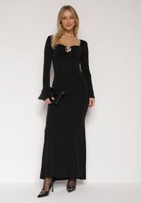 Born2be - Czarna Sukienka Koktajlowa z Biżuteryjną Aplikacją i Długim Rękawem Idivianne. Kolor: czarny. Długość rękawa: długi rękaw. Wzór: aplikacja. Typ sukienki: dopasowane. Styl: wizytowy #3