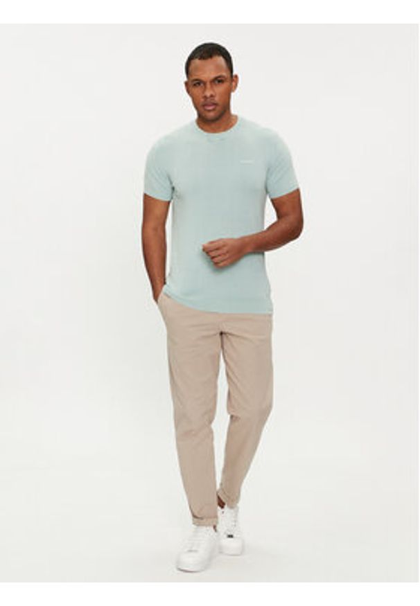 Guess Sweter M4GR05 Z3DN1 Błękitny Regular Fit. Kolor: niebieski. Materiał: bawełna