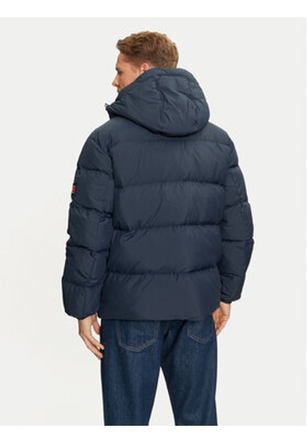 Tommy Jeans Kurtka puchowa Essential DM0DM19786 Granatowy Regular Fit. Kolor: niebieski. Materiał: syntetyk