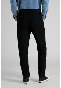 Lee - SPODNIE MĘSKIE LEE TAPERED CHINO BLACK L70RQM01 112118728