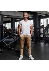 Miękkie i Wygodne Spodnie Dresowe - Pako Jeans - Beżowe. Kolor: brązowy, wielokolorowy, beżowy. Materiał: poliester, bawełna. Styl: sportowy #3