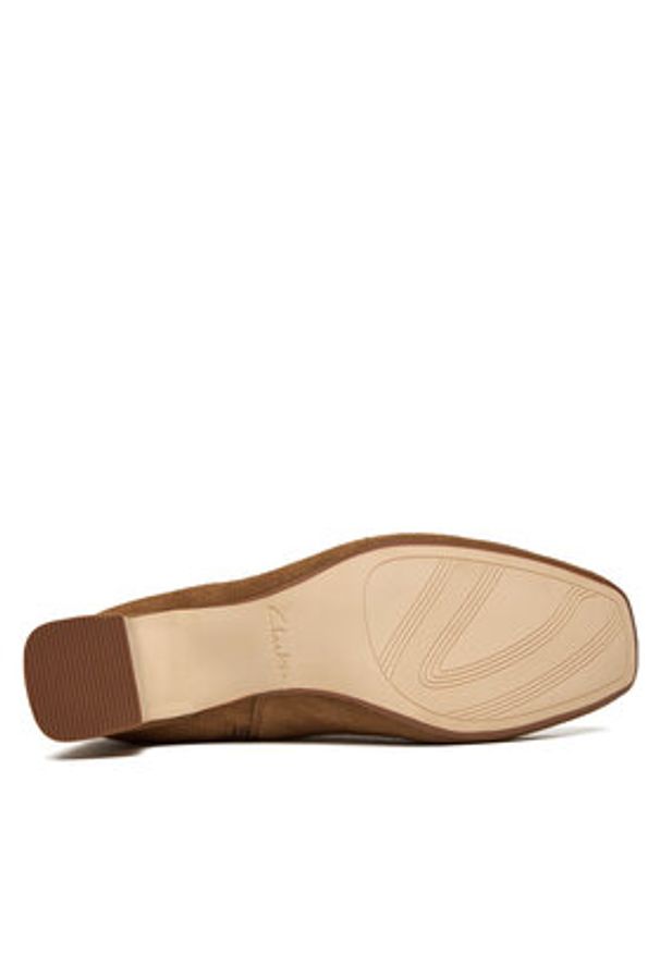 Clarks Botki Fernie Zip 26182938 Brązowy. Kolor: brązowy. Materiał: zamsz, skóra