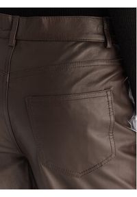 ViCOLO Spodnie skórzane TF0318 Brązowy Regular Fit. Kolor: brązowy. Materiał: skóra #2