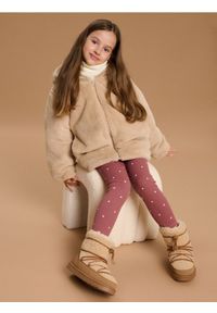 Sinsay - Płaszcz z miękkiego sztucznego futerka z kapturem - kremowy. Typ kołnierza: kaptur. Kolor: kremowy. Materiał: futro #1