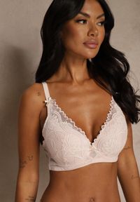 Renee - Jasnoróżowy Biustonosz Ozdobiony Koronką i Kokardkami Sellene. Kolor: różowy. Materiał: koronka. Wzór: koronka, aplikacja #3