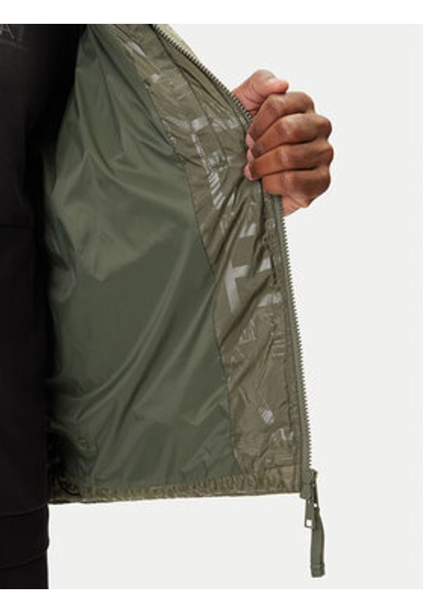 EA7 Emporio Armani Kurtka zimowa 7M000697 AF15969 U8100 Zielony Modern Fit. Kolor: zielony. Materiał: syntetyk. Sezon: zima