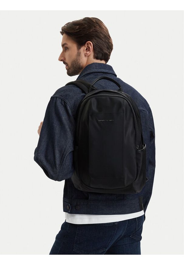 Armani Exchange Plecak XM002678 AF22858 Czarny. Kolor: czarny. Materiał: materiał