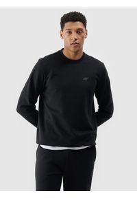 4f - 4F Bluza dresowa nierozpinana bez kaptura męska - czarna S. Okazja: na co dzień. Typ kołnierza: bez kaptura. Kolor: czarny. Materiał: dresówka. Wzór: gładki, ze splotem. Styl: casual, klasyczny, sportowy #1