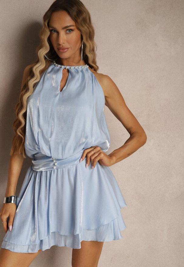 Renee - Niebieska Rozkloszowana Sukienka z Wiskozy z Wiązaniem z Tyłu i Falbanami Toravia. Okazja: na co dzień. Kolor: niebieski. Materiał: wiskoza. Styl: elegancki, casual