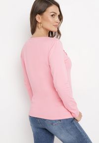 Born2be - Różowa Bluzka z Bawełny Ozdobiona Koronką i Cekinami Bravena. Kolor: różowy. Materiał: koronka, bawełna. Długość rękawa: długi rękaw. Długość: długie. Wzór: aplikacja, koronka #5