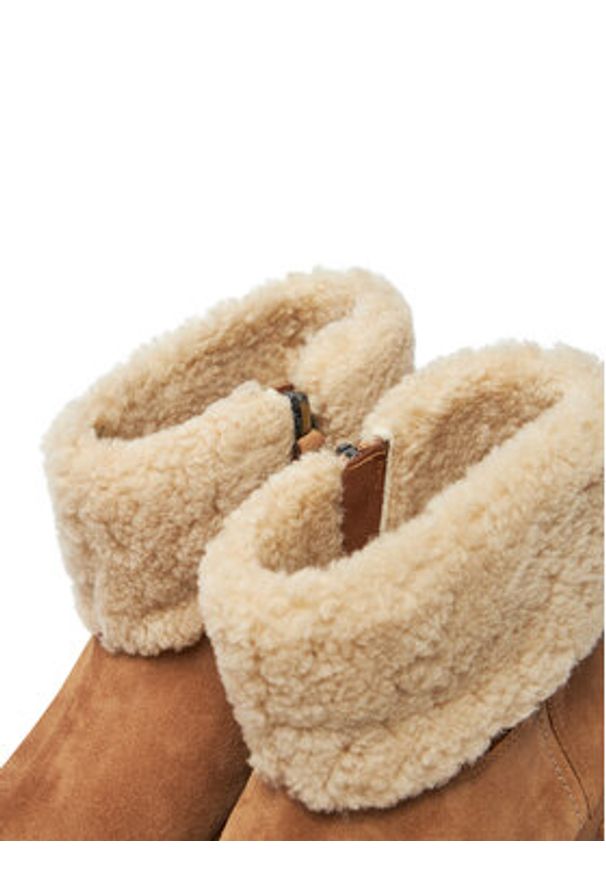 Clarks Botki Torhill Turn 26179563 Brązowy. Kolor: brązowy. Materiał: zamsz, skóra