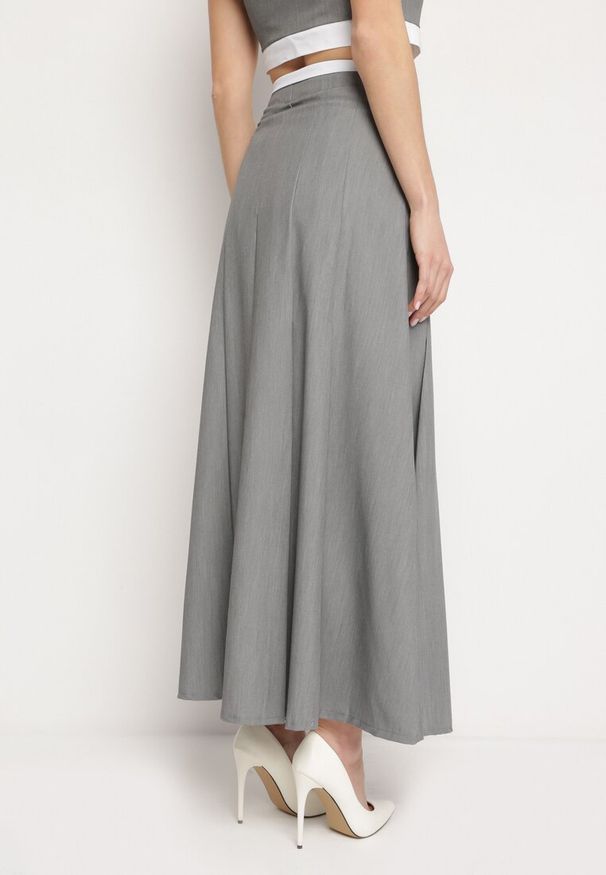 Born2be - Szara Spódnica Maxi Rozkloszowana w Garniturowym Stylu Araxna. Okazja: na co dzień. Kolor: szary. Styl: casual