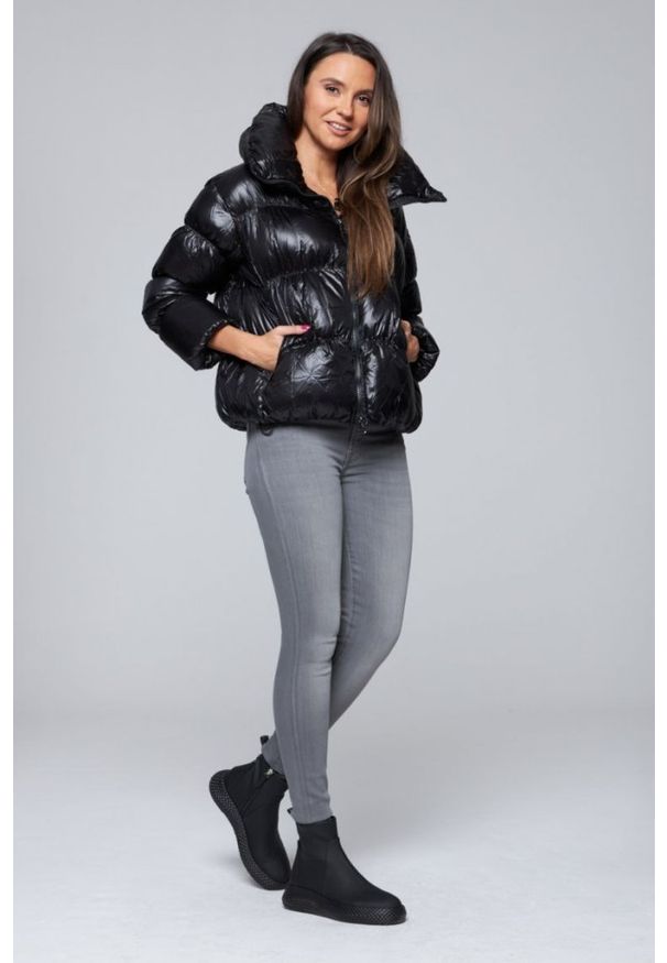 Hetrego - HETREGO Czarna damska krótka kurtka puchowa Ila, Rozmiar 38 EU - 42 IT. Kolor: czarny. Materiał: puch. Długość: krótkie