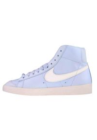 Buty do chodzenia damskie Nike Blazer Mid '77. Kolor: niebieski. Materiał: materiał, syntetyk. Szerokość cholewki: normalna. Sport: turystyka piesza