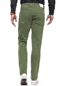 Mustang - MUSTANG SPODNIE MĘSKIE 5P CHINO DUSKY GREEN 1006701 6287. Wzór: aplikacja #4