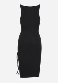 Born2be - Czarna Bawełniana Sukienka na Ramiączka z Prążkowanego Materiału z Troczkami Moavie. Kolor: czarny. Materiał: materiał, bawełna, prążkowany. Długość rękawa: na ramiączkach. Sezon: lato #5