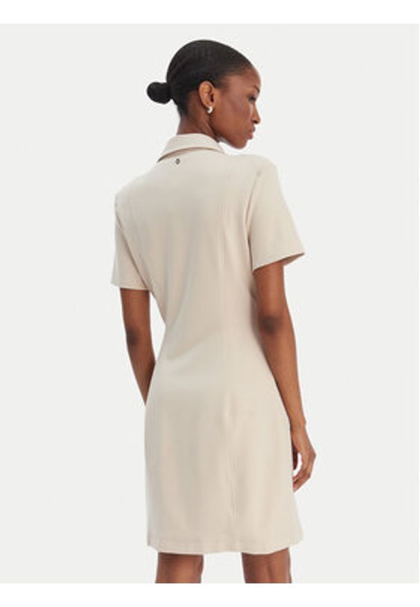 Guess Sukienka codzienna W6RK34 KCMU2 Beżowy Classic Fit. Okazja: na co dzień. Kolor: beżowy. Materiał: syntetyk. Typ sukienki: proste. Styl: casual