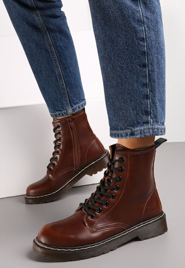 Renee - Brązowe Botki Workery na Grubej Podeszwie Inroca. Kolor: brązowy. Materiał: jeans, koronka. Szerokość cholewki: normalna. Styl: elegancki