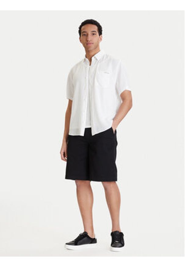 Calvin Klein Jeans Koszula LV04RF120G Biały Regular Fit. Kolor: biały. Materiał: len