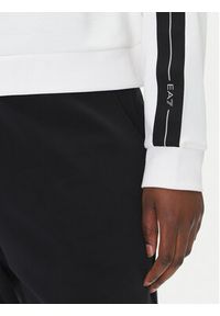 EA7 Emporio Armani Dres 7W000121 AF12643 M0003 Biały Regular Fit. Kolor: biały. Materiał: syntetyk