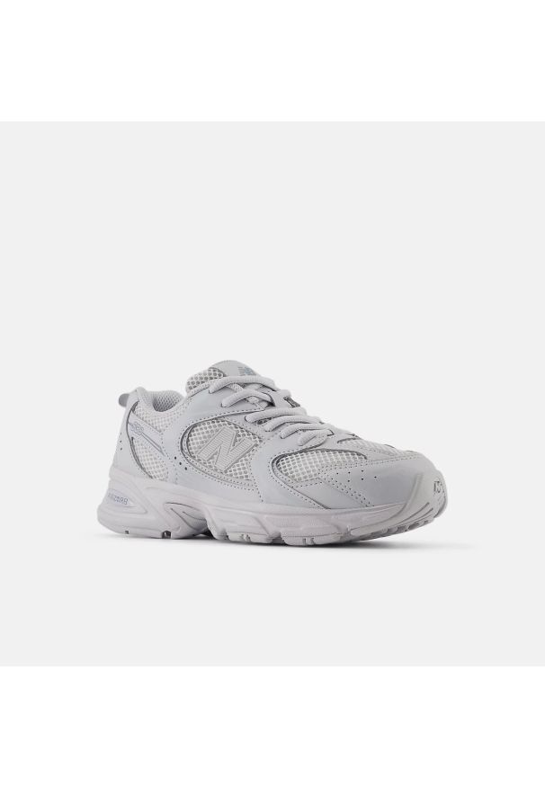 New Balance - NEW BALANCE 530 GR530TBA Sneakersy damskie. Okazja: na co dzień, do pracy, na uczelnię, na spacer. Kolor: szary. Materiał: syntetyk, materiał, guma. Szerokość cholewki: normalna. Sezon: lato. Sport: turystyka piesza