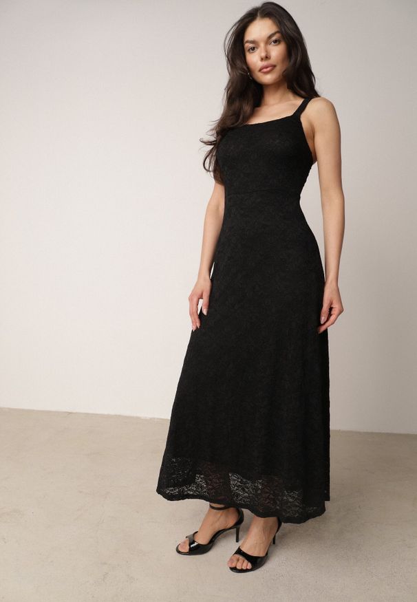 Born2be - Czarna Taliowana Sukienka Koktajlowa z Koronki Ashelis. Kolor: czarny. Materiał: koronka. Długość rękawa: na ramiączkach. Wzór: koronka. Styl: wizytowy