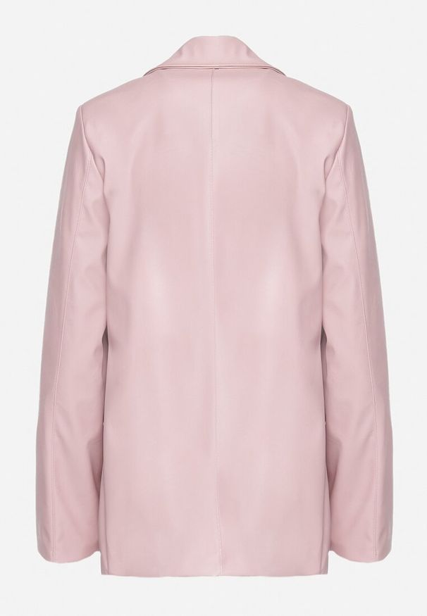 Born2be - Różowa Marynarka o Pudełkowym Fasonie z Ekoskóry z Poduszkami w Ramionach Sunins. Okazja: na co dzień, na spotkanie biznesowe. Kolor: różowy. Materiał: wiskoza, jeans. Wzór: aplikacja. Sezon: wiosna, jesień. Styl: biznesowy, casual, elegancki, klasyczny