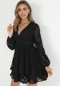 Born2be - Czarna Sukienka Iolippe. Kolor: czarny. Materiał: materiał. Długość rękawa: długi rękaw. Typ sukienki: kopertowe #4